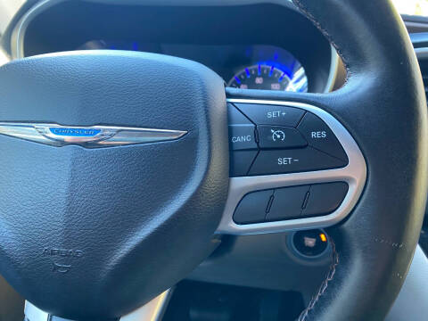 2017 Chrysler Pacifica Touring-L