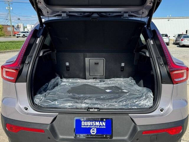 2026 Volvo XC40 B5 Plus