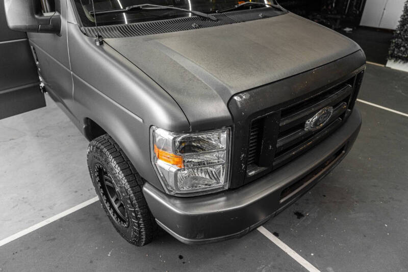 2010 Ford E-Series E-350 SD XLT