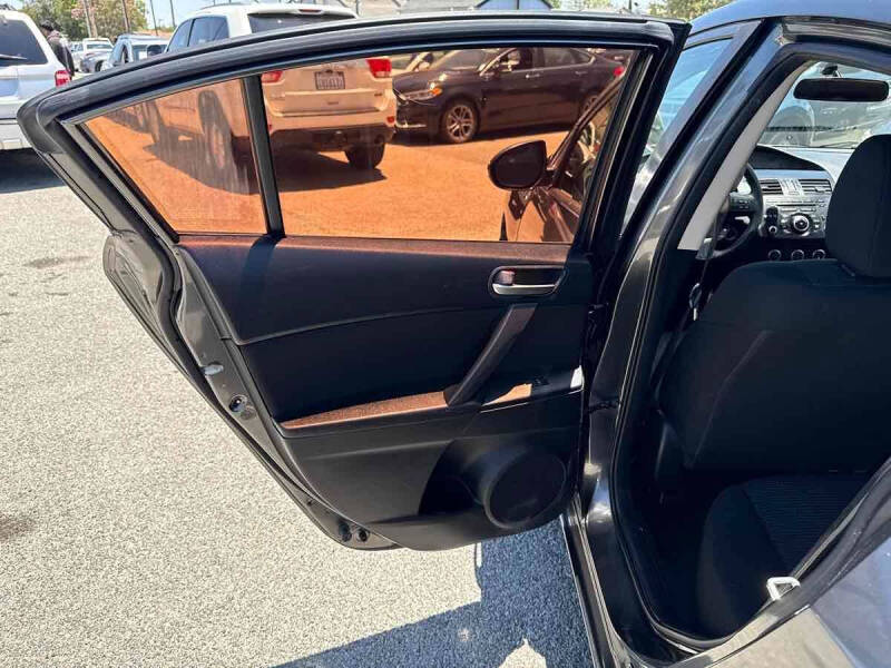 2013 Mazda MAZDA3 i Touring