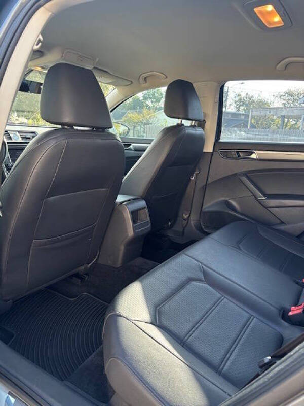 2017 Volkswagen Passat 1.8T R-Line