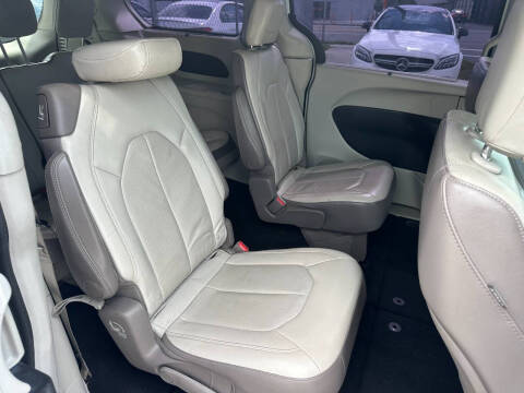 2019 Chrysler Pacifica Touring L