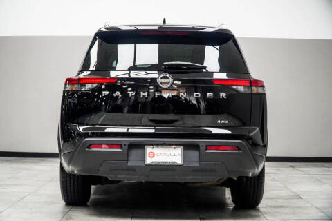 2025 Nissan Pathfinder SV