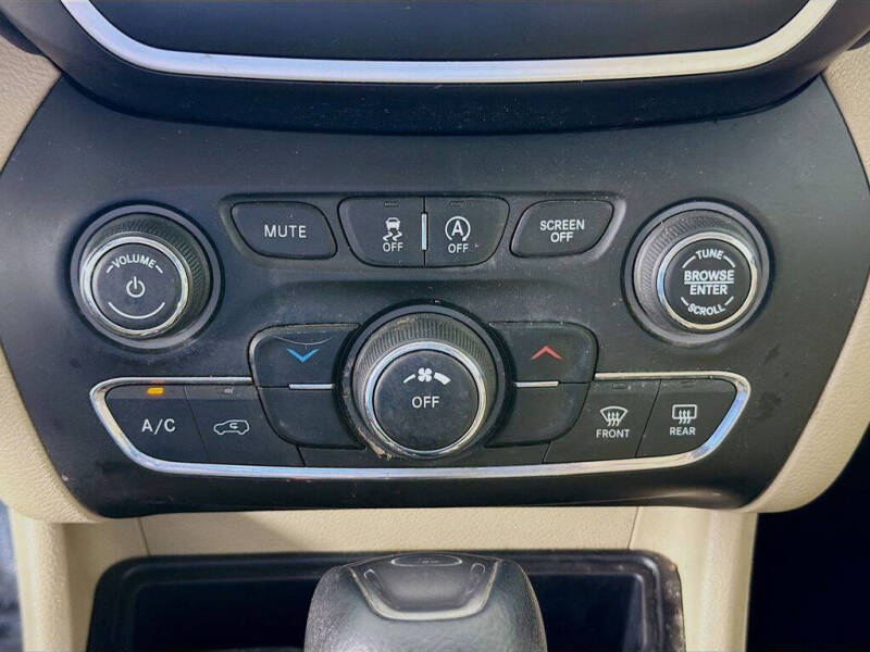 2019 Jeep Cherokee Latitude