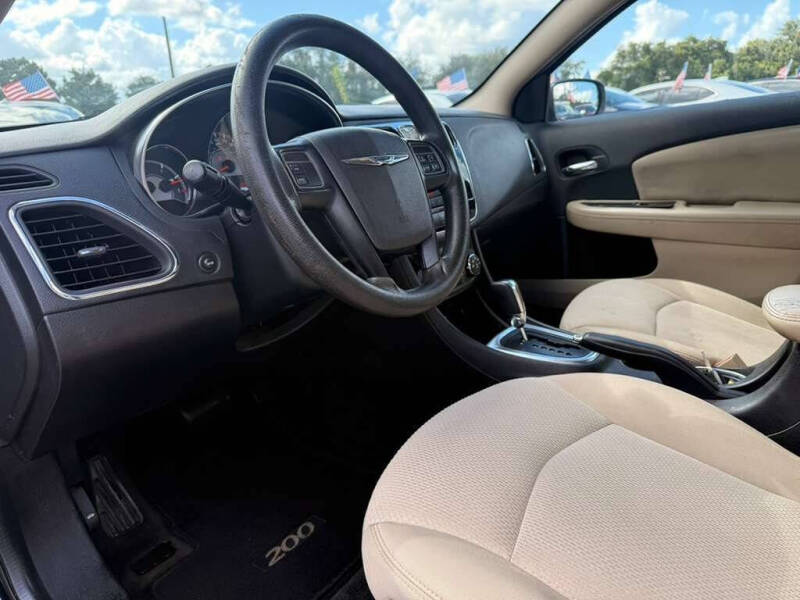 2014 Chrysler 200 LX