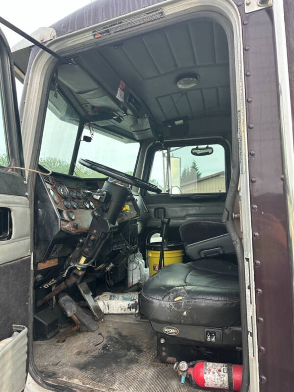1996 Peterbilt 377