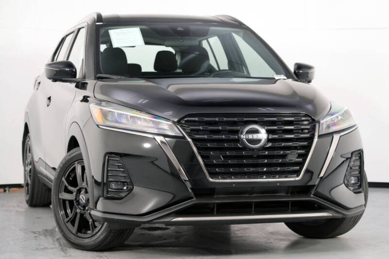 2022 Nissan Kicks SR