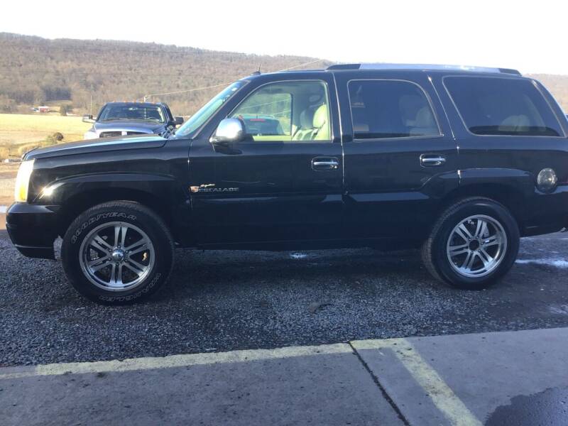 2005 Cadillac Escalade for sale at Troy's Auto Sales in Dornsife PA