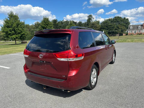 2014 Toyota Sienna LE 8-Passenger