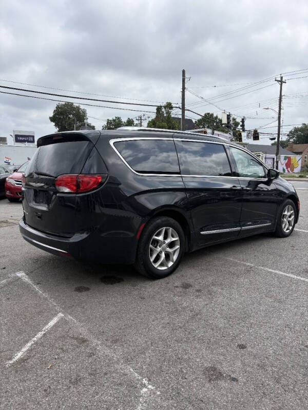 2018 Chrysler Pacifica Touring L Plus