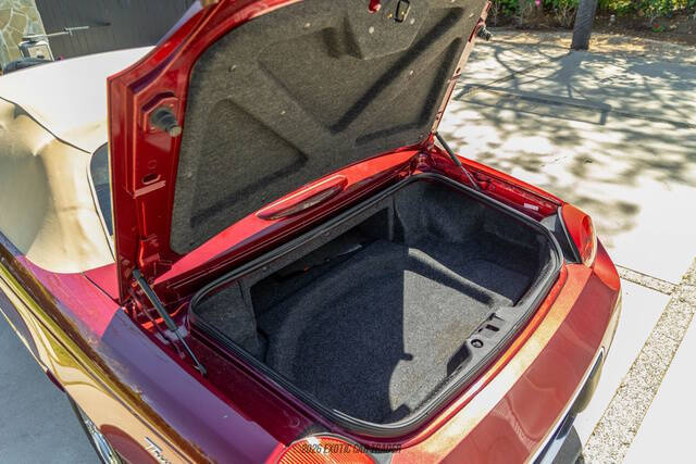 2004 Ford Thunderbird Deluxe