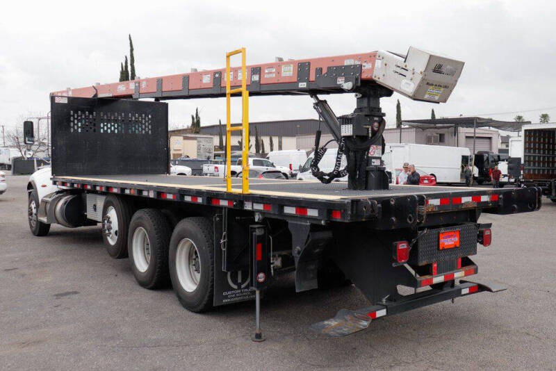 2020 Peterbilt 348