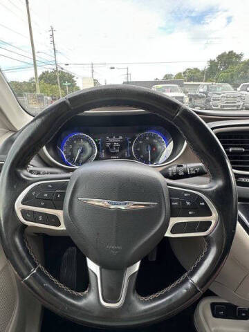 2017 Chrysler Pacifica Touring-L