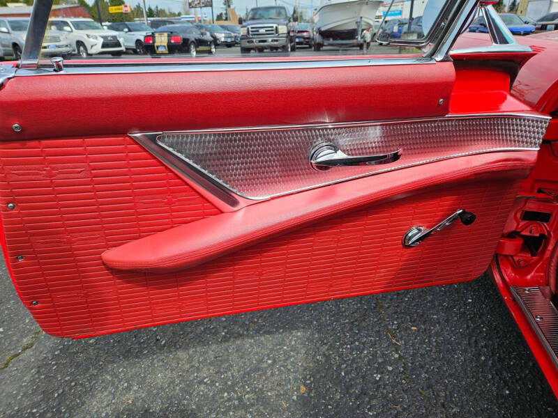 1957 Ford Thunderbird