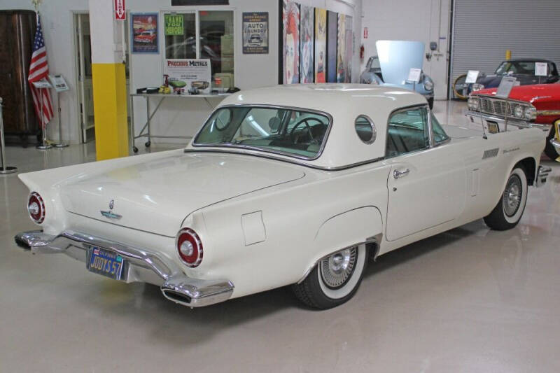 1957 Ford Thunderbird