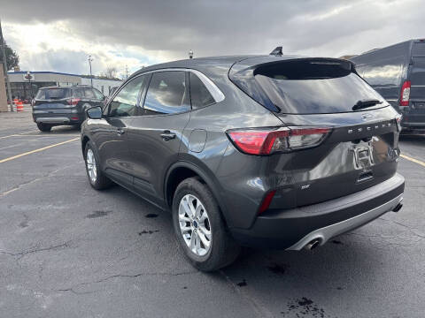 2020 Ford Escape SE