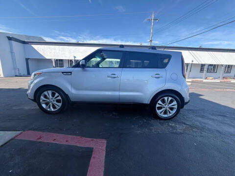2016 Kia Soul +