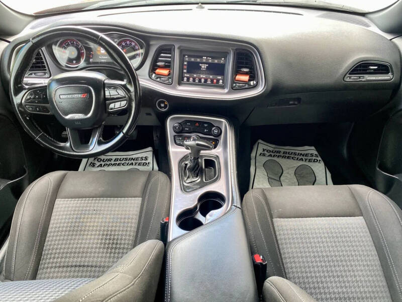 2020 Dodge Challenger SXT