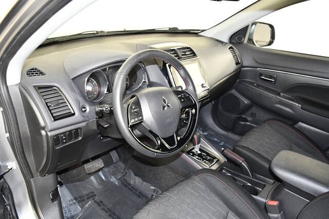 2025 Mitsubishi Outlander Sport LE