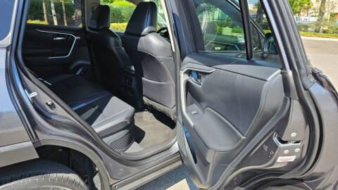 2021 Toyota RAV4 Hybrid XLE Premium