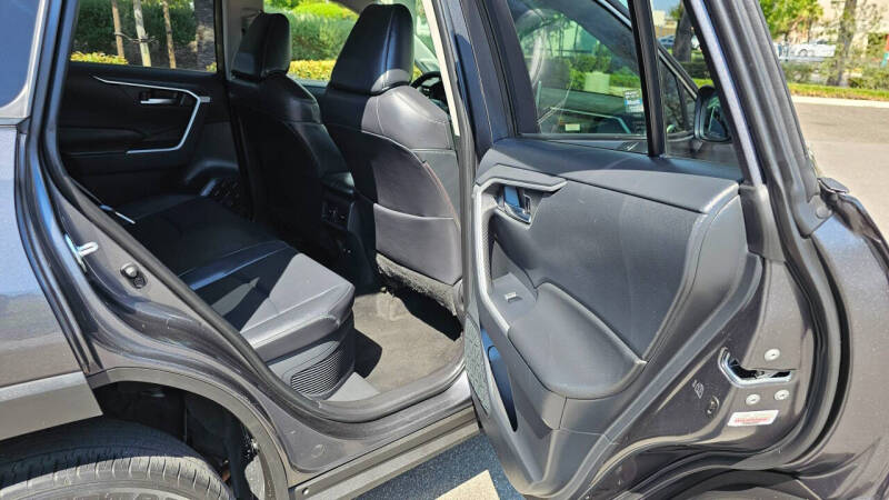 2021 Toyota RAV4 Hybrid XLE Premium