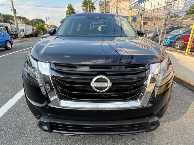 2024 Nissan Pathfinder S