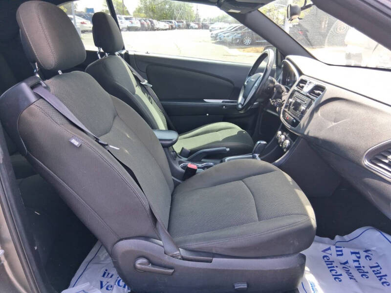 2012 Chrysler 200 Touring
