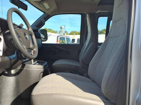 2025 Chevrolet Express 2500