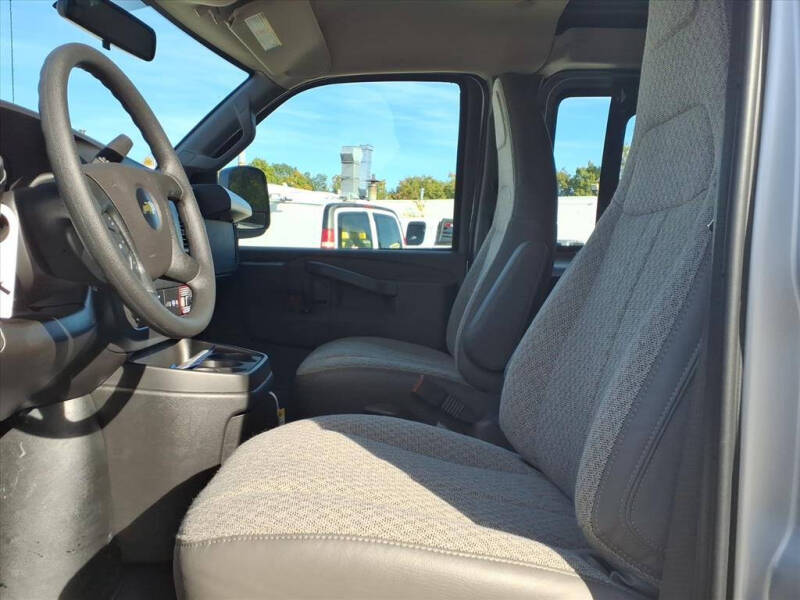 2025 Chevrolet Express 2500