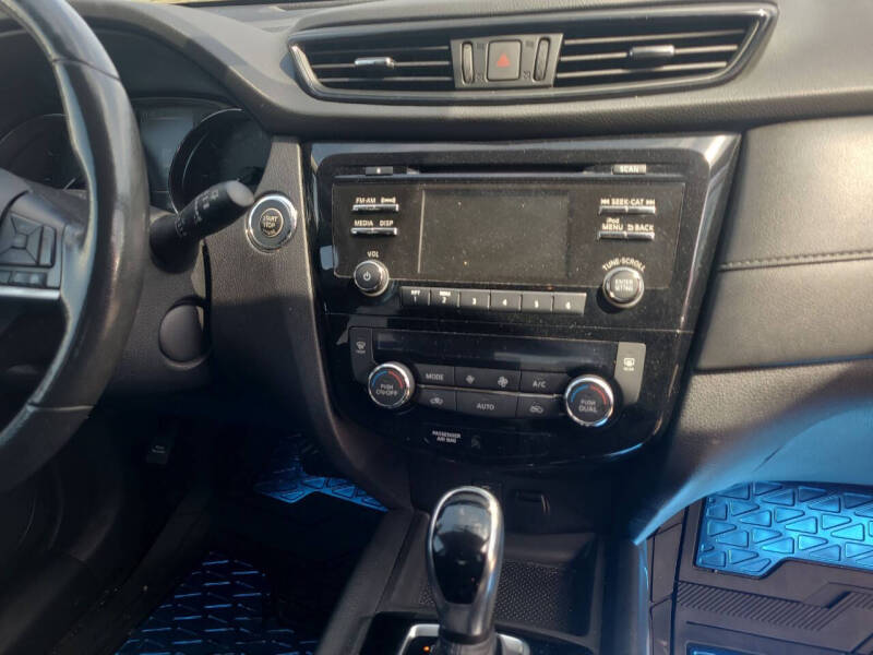 2017 Nissan Rogue SV