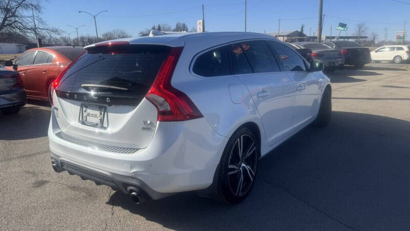 2017 Volvo V60 T6 R-Design