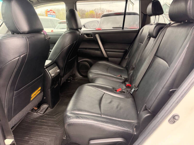 2012 Toyota Highlander SE