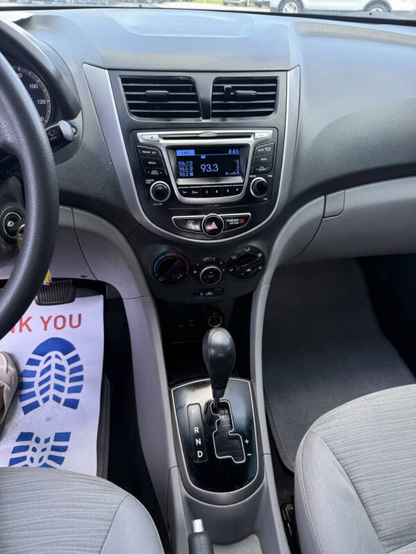2017 Hyundai Accent SE