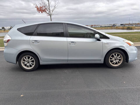2014 Toyota Prius v Two