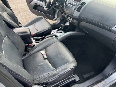 2011 Mitsubishi Outlander XLS