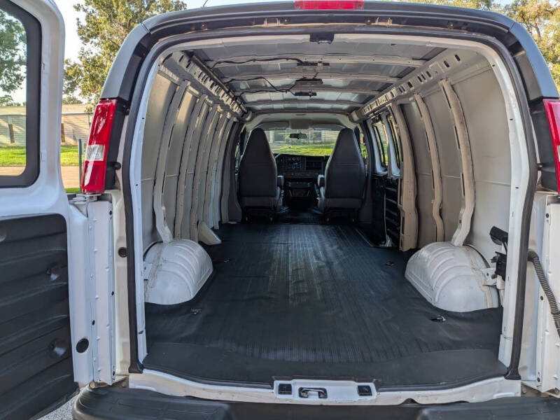 2023 Chevrolet Express 2500