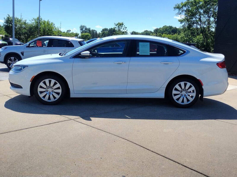 2016 Chrysler 200 LX