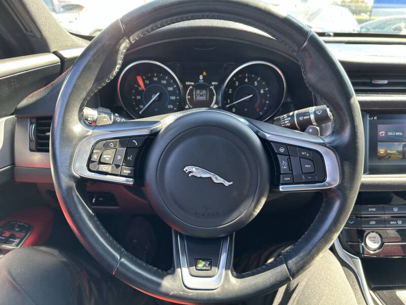 2016 Jaguar XF R-Sport