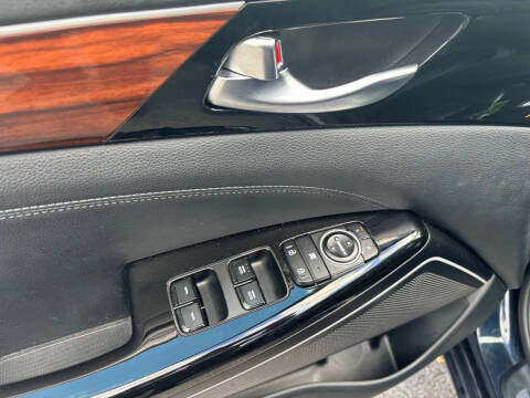 2018 Kia Cadenza Premium