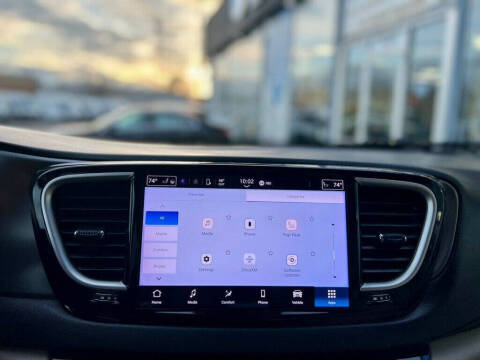 2021 Chrysler Pacifica Touring L