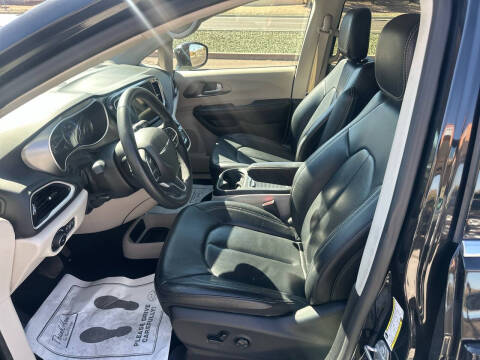 2022 Chrysler Pacifica Touring L