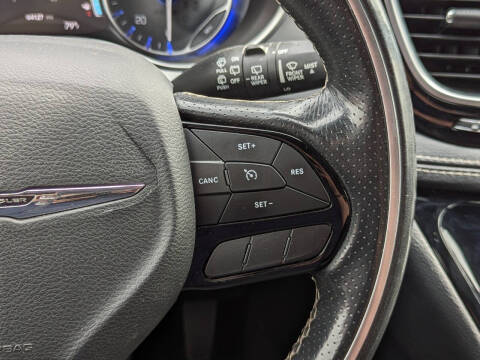 2020 Chrysler Pacifica Limited Red S