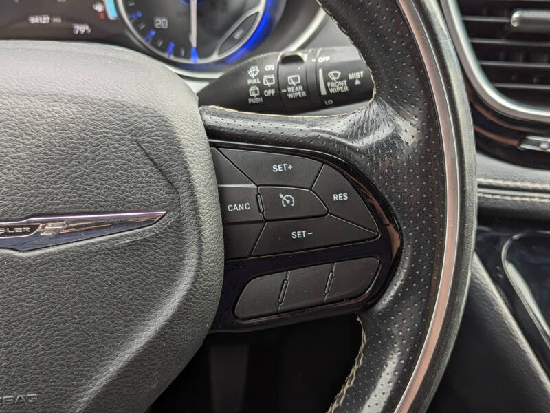 2020 Chrysler Pacifica Limited Red S