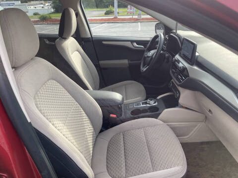 2020 Ford Escape SE