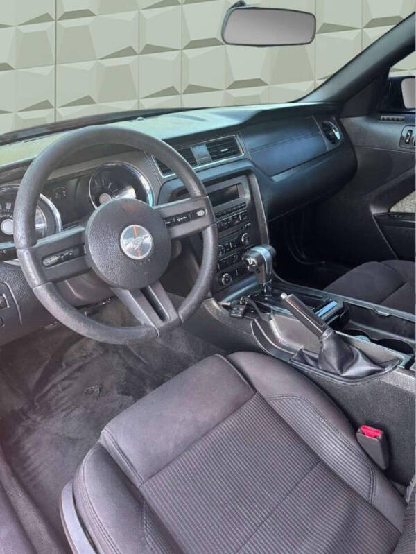 2012 Ford Mustang V6