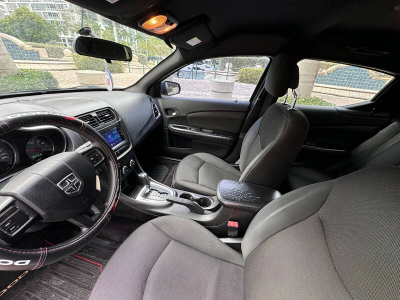 2012 Dodge Avenger SE