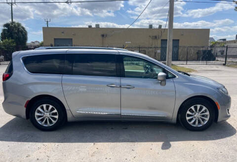 2018 Chrysler Pacifica Touring L