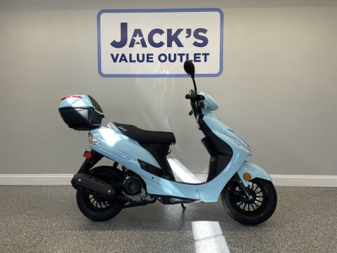 2022 Amigo Beemer for sale at Jack's Value Outlet in Saco ME