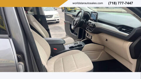 2022 Ford Escape SE