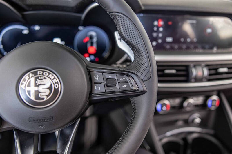 2025 Alfa Romeo Stelvio